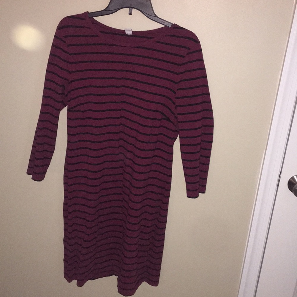 MAROON AND BLACK DRESS!